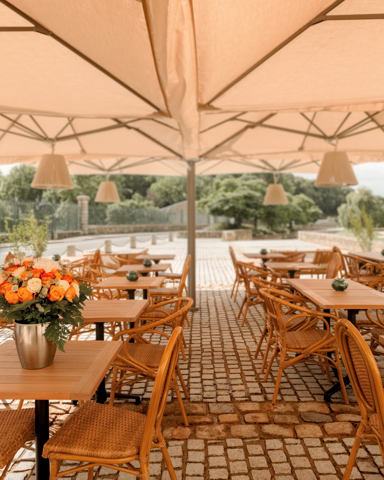 La terrasse fleurie · Restaurant L'Antiquaire, Vannes